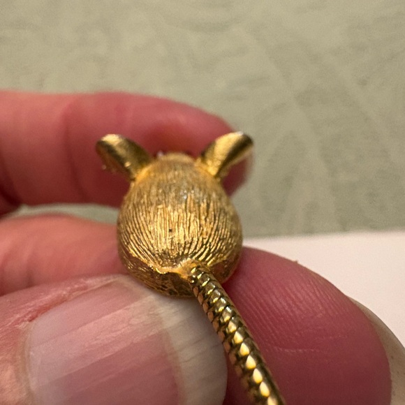 Vintage 70s Children’s Gold Mouse Pin w/ Red Eyes and Long Tail Costume Jewelry - Picture 6 of 12